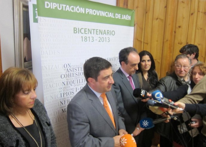 Reyes y Rodríguez acompañados por Purificación Gálvez (i) y Ángeles Ferriz (d). 