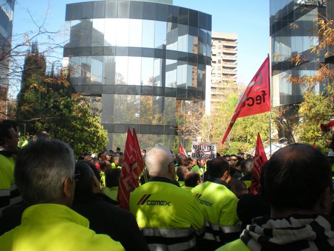 Concentración cemex en Madrid