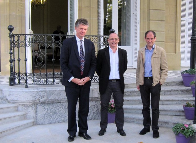 Powell, Izagirre y Ríos.