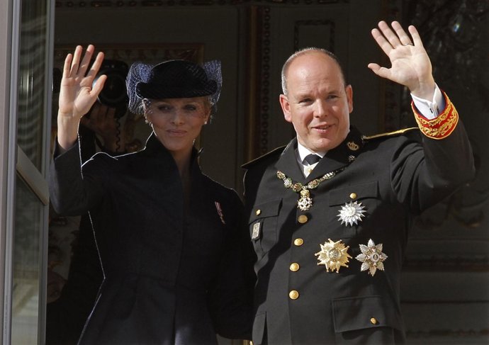 Príncipe Alberto de Mónaco y su esposa princesa Charlene