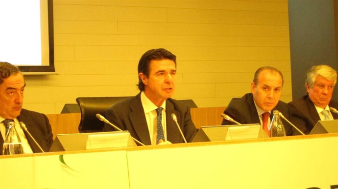 José Manuel Soria en la Cumbre de la Industria