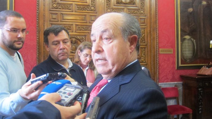 El alcalde de Granada, José Torres Hurtado