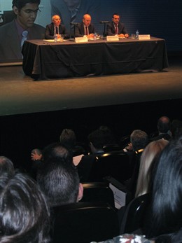 Juliá, Buch Y Palma Se Dirigen A Los Empresarios Participantes En La Jornada.