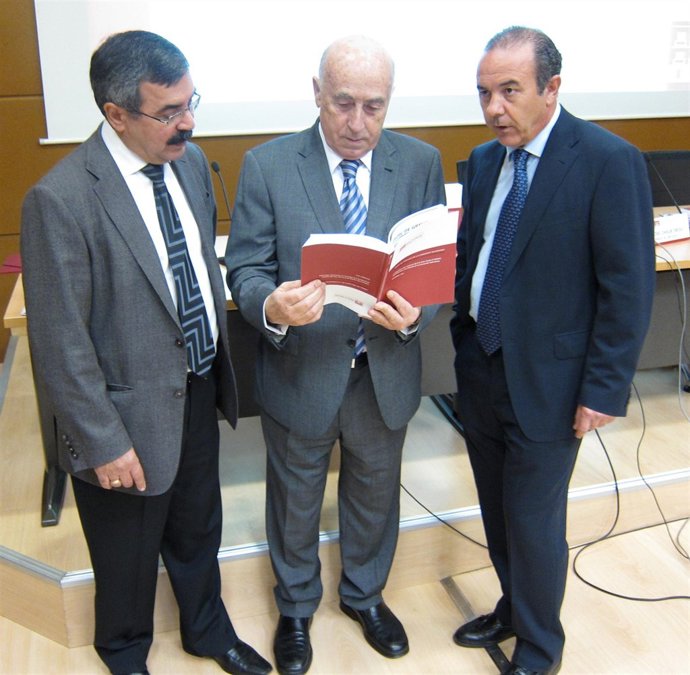 Presentación del informe del Síndic de Greuges sobre atención a menores