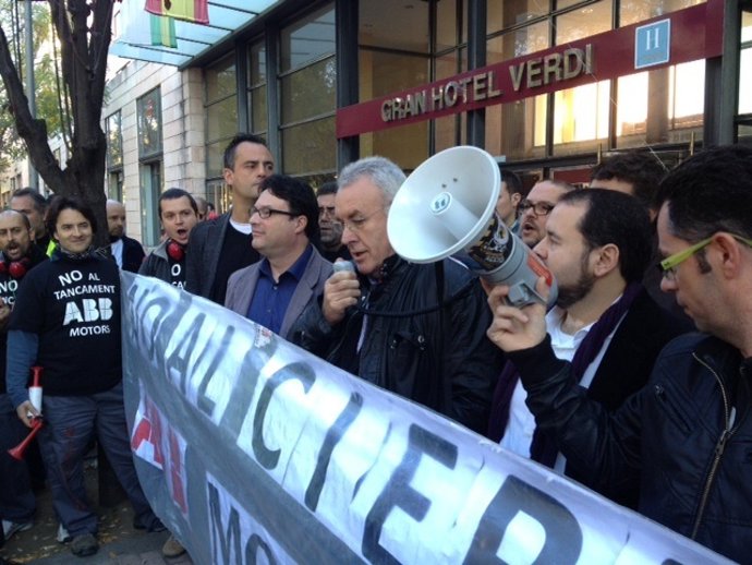 Cayo Lara (IU), en una concentración con trabajadores de ABB