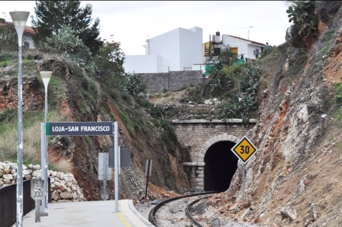 Túnel de vía convencional en Loja