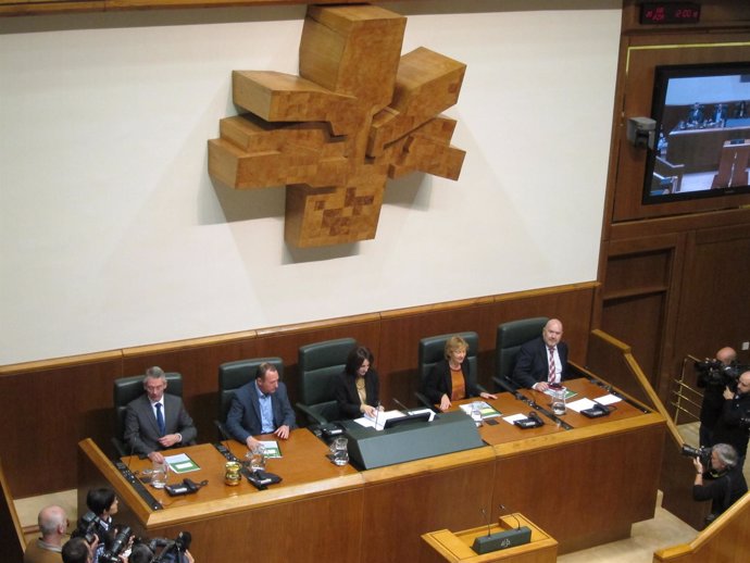 Nueva Mesa del Parlamento vasco