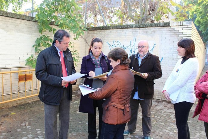 Espadas en el colegio San Ignacio de Loyola de San Pablo