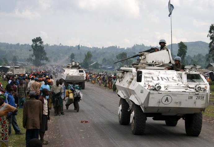 Los rebeldes de Nkunda avanzan hacia Goma y fuerzan la huida de la población civ