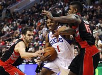 Baloncesto/NBA.- José Manuel Calderón brilla en la derrota ante los Sixers