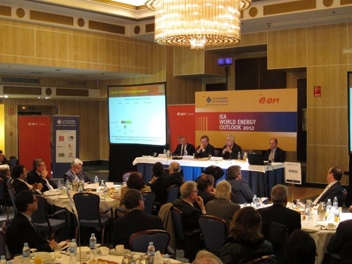 El economista jefe de la AIE, Faith Birol, durante la presentación 