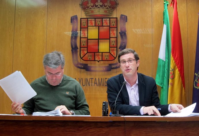 José Enrique Fernández de Moya y Miguel Contreras en la rueda de prensa.