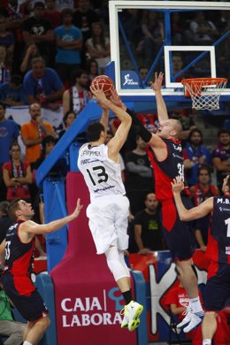 Tony Gaffney,Fabien Causeur,Brad Oleson Caja Laboral - FIATC Joventut