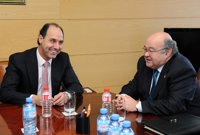 Diego promete que "más del 50%" de los recursos del Gobierno para investigación se canalizarán a través de la UC