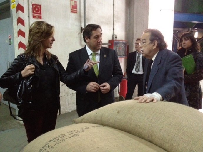 F.Pont (Cafès Pont), J.M.Pelegrí y M.Capdevila (Ayto.Sabadell)