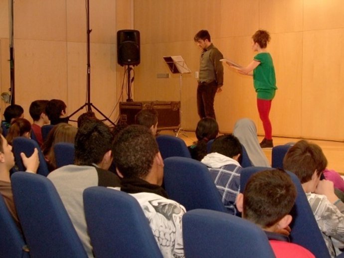 Un Momento De La Representación 