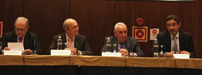 Mesa apertura de la Cátedra China en Sevilla.