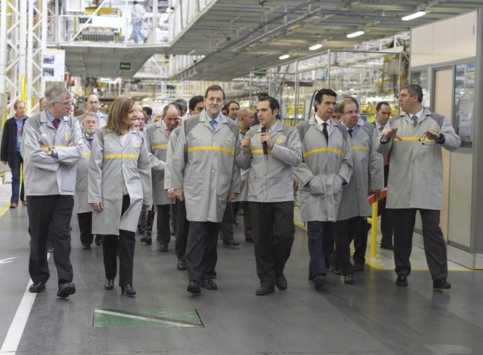 Rajoy y Herrera visitan la planta de Renault en Palencia