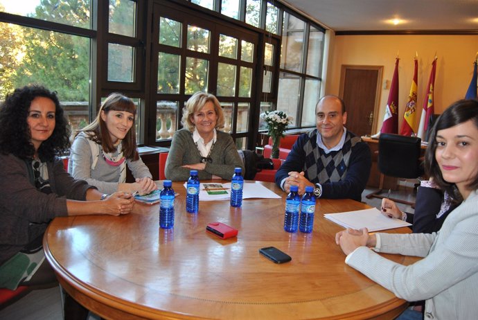 Bayod reunida con los representantes de Unicef