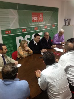 El vicesecretario general del PSOE-A, Mario Jiménez, con ex de Delphi