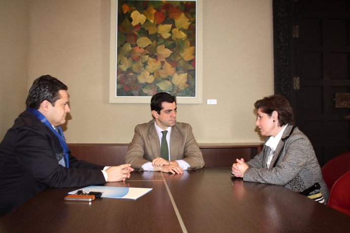 Cuenca en su reunión con los responsables del colegio