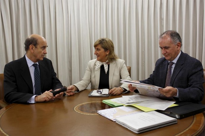 Alarcón, Pobo y Arminio en su reunión sobre carreteras y vivienda