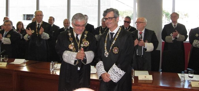 Moliner impone la Cruz de San Raimundo de Peñafor a Martínez Moya