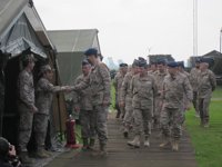 El Príncipe visita en el antiguo aeródromo de Tablada (Sevilla) el Grupo Móvil de Control Aéreo del Ejército del Aire