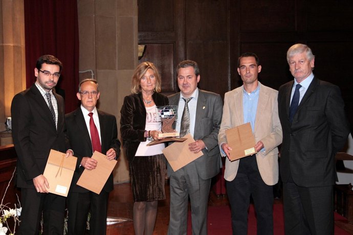Entrega del premio Atlante al Grupo de Trabajo Linia 9