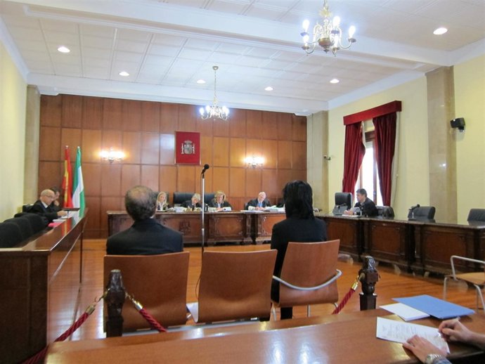 Exalcaldesa de Torreperogil e interventor hoy