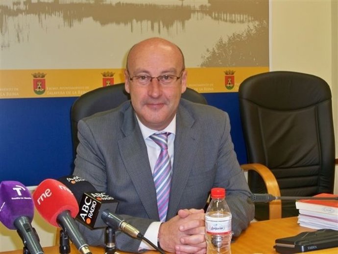 El edil en rueda de prensa