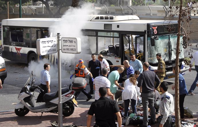Atentado contra un autobús en el centro de Tel Aviv