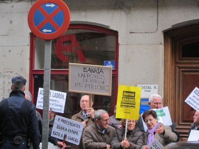 Concentración frente al tribunal