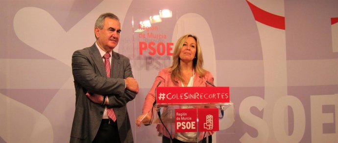 Trinidad Jiménez junto a González Tovar en Murcia