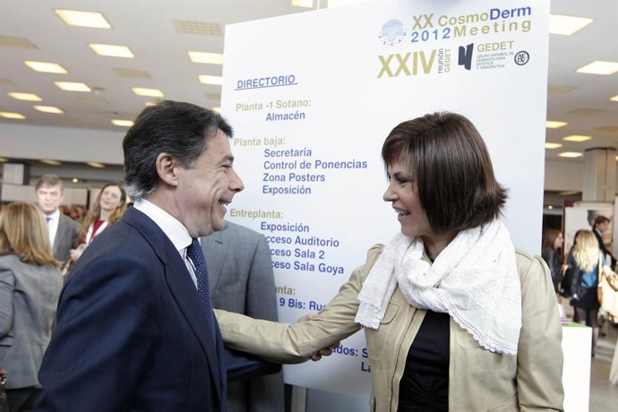 González en el XX Congreso Internacional Cosmoderm