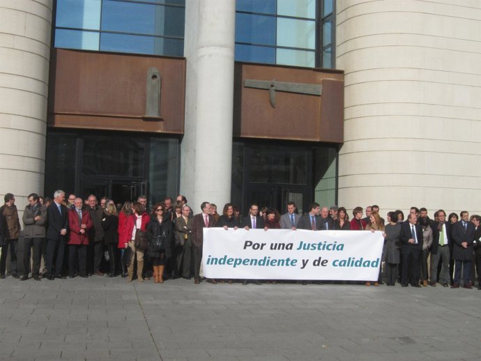 Concentración de jueces navarros.