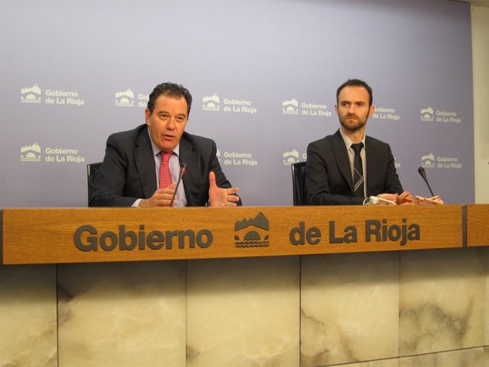 Ureña y Gómez en comparecencia de prensa proyecto plástico
