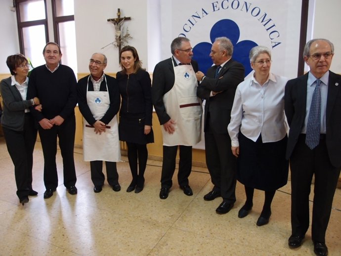 Entrega de delantales en la Cocina Económica      