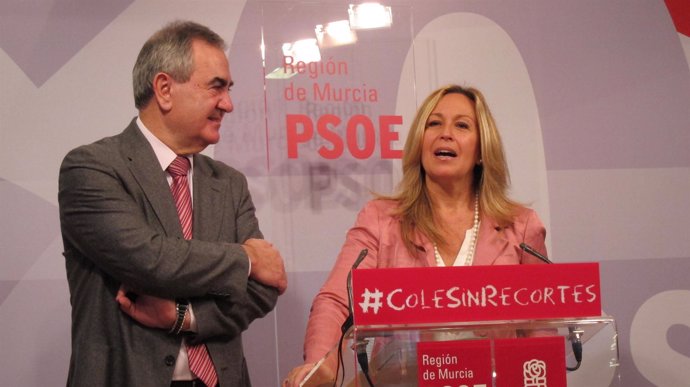 Trinidad Jiménez en Murcia junto al secretario general del PSRM