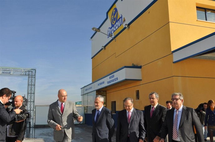 Presidente Junta con gerente de Procavi y máximos responsables Grupo Fuertes