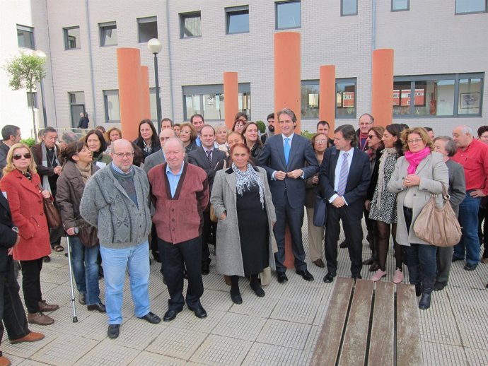 De la Serna con asociaciones sociales