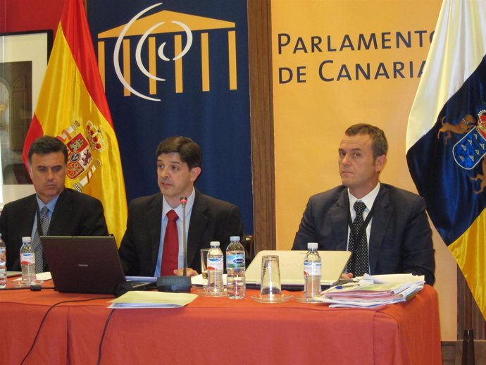 González Ortiz (centro) en la presentación de los presupuestos