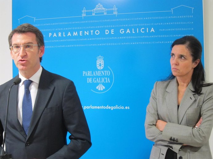 Alberto Núñez Feijóo con la presidenta del Parlamento 
