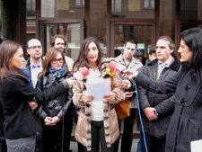 La juez en prácticas de Primera Instancia 1, durante la lectura del manifiesto.