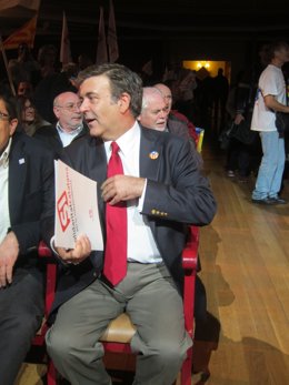 A. López Tena (SI) en el mitin final de campaña en el casino Àliança de Poblenou