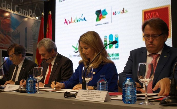 Firma del protocolo para favorecer la internacionalización de la Ruta de la Plat