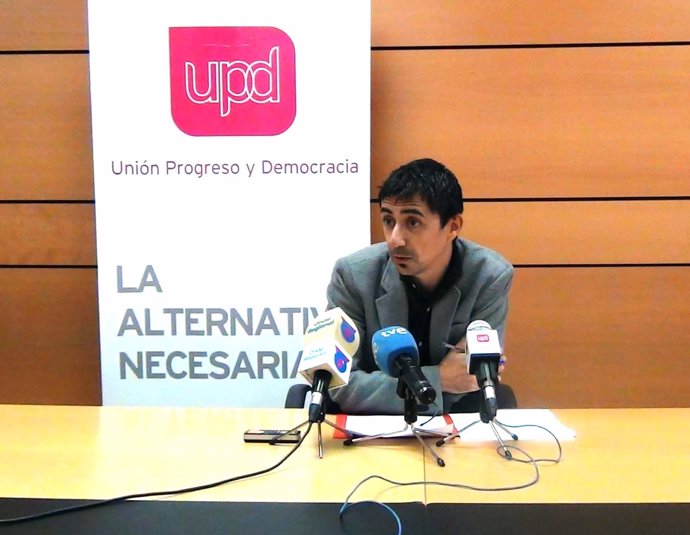 Portavoz de UPyD, Rubén Juan Serna.