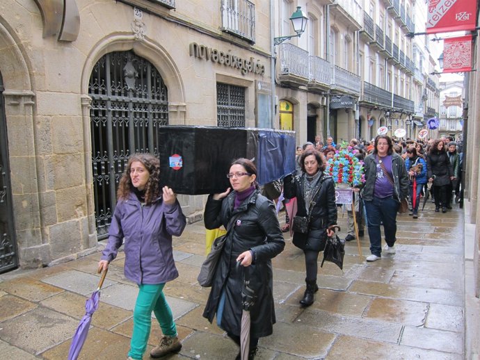 Imagen del marcha  para el "entierro del patriarcado" convocada por el BNG