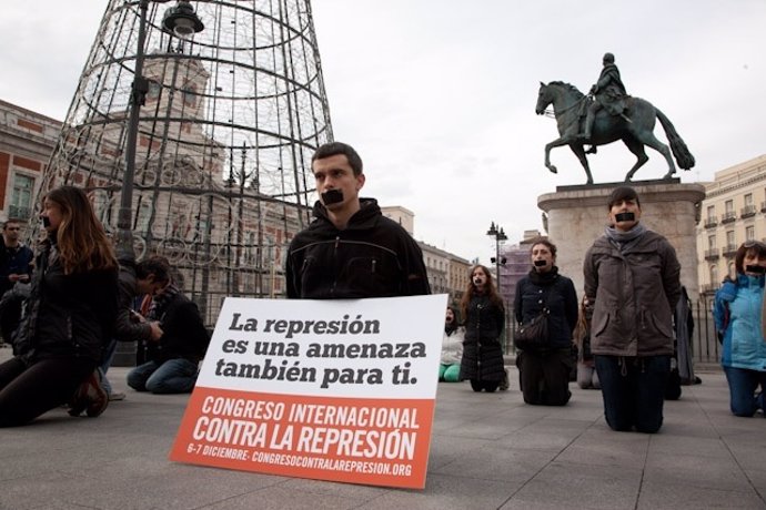Imagen de la 'performance' en la Puerta del Sol