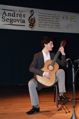 Guitarrista Gabriel Bianco en el certamen